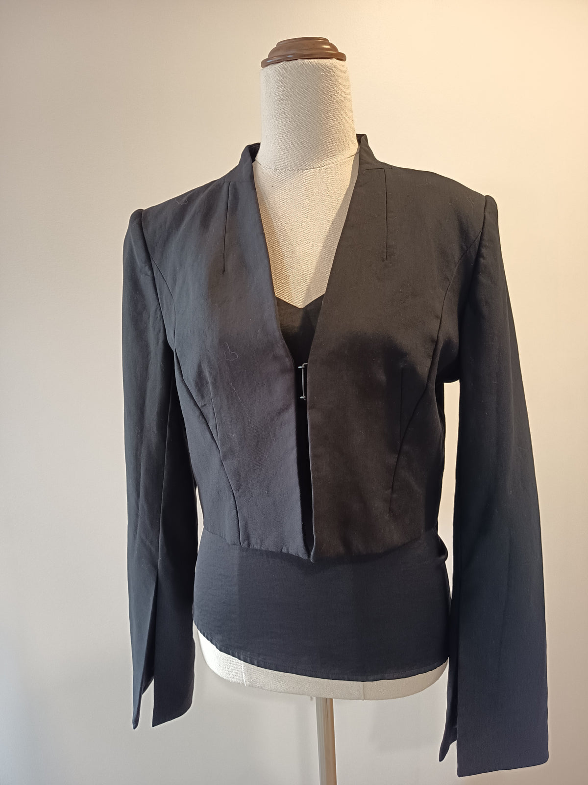 Cue Split Cuff Cropped Blazer