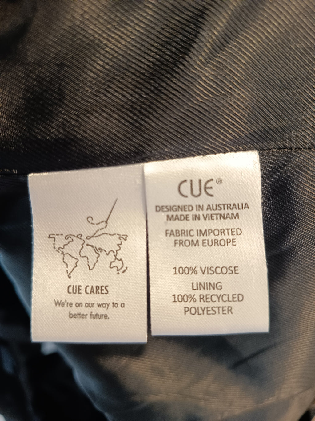 Cue Split Cuff Cropped Blazer