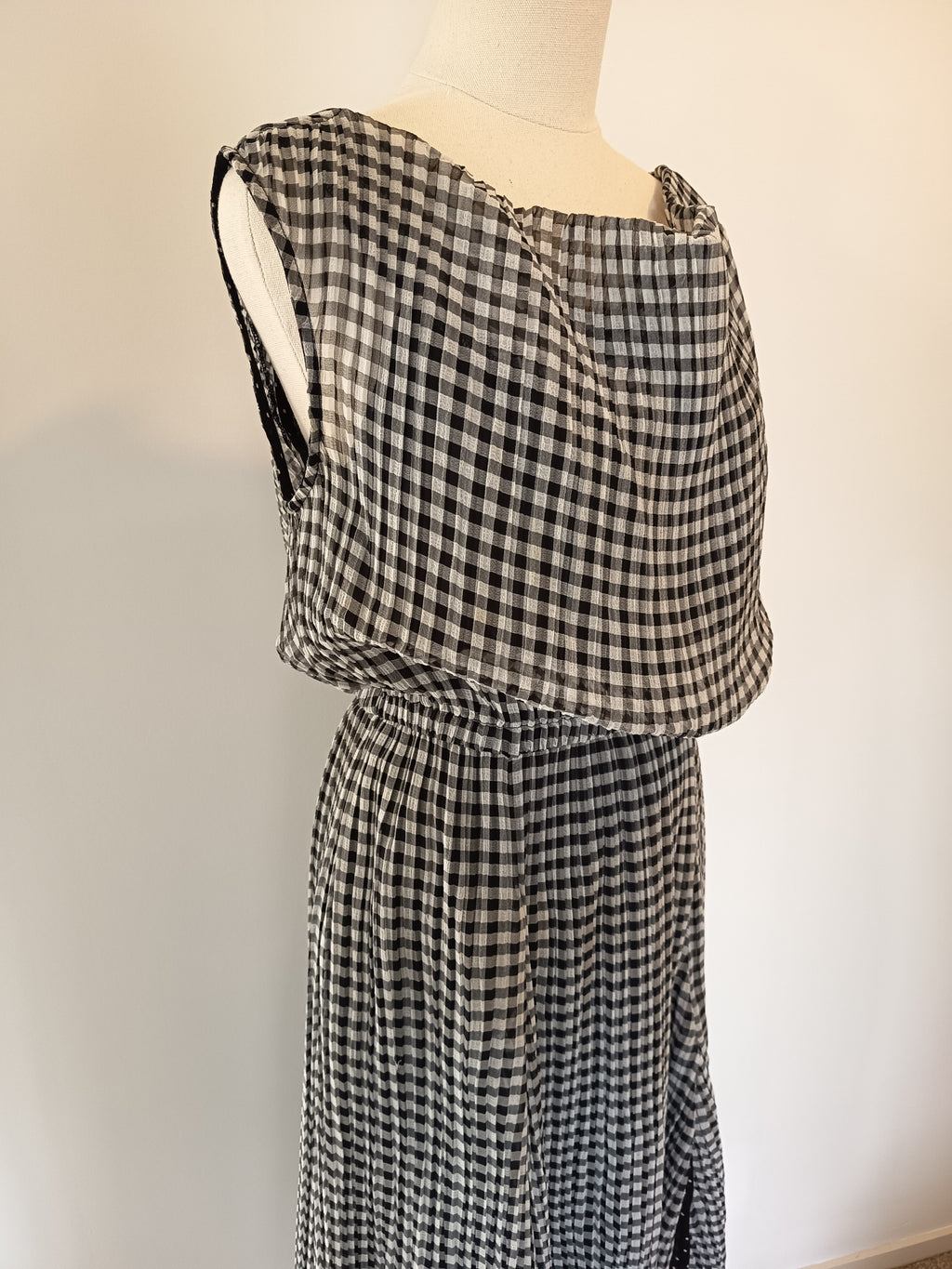 Cue Gingham Pleat Midi Dress (8)