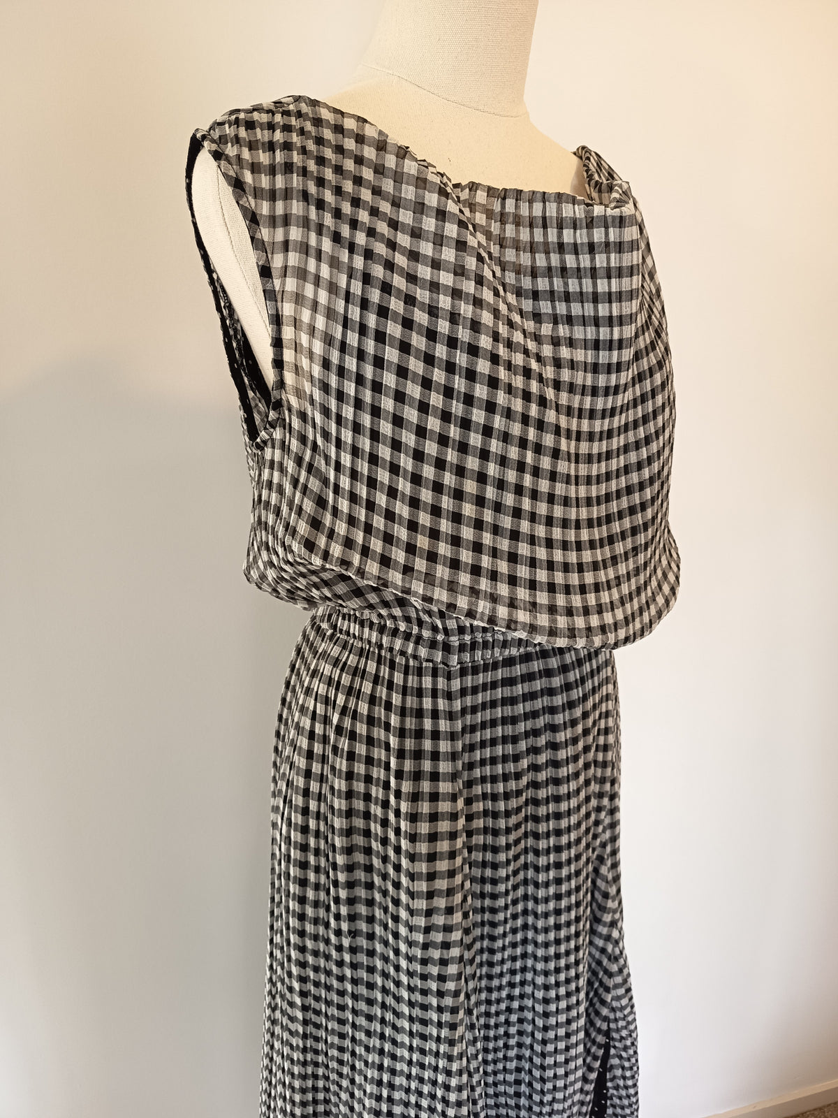 Cue Gingham Pleat Midi Dress (8)
