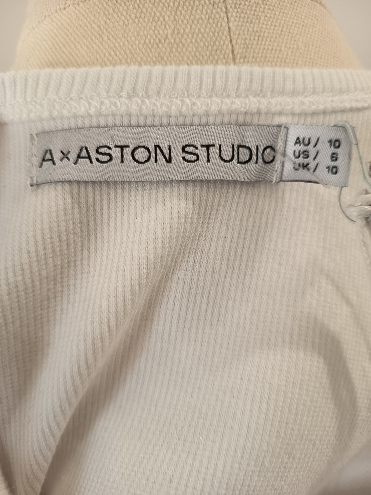 Aston Studio Bow Tank (10) (NEW)