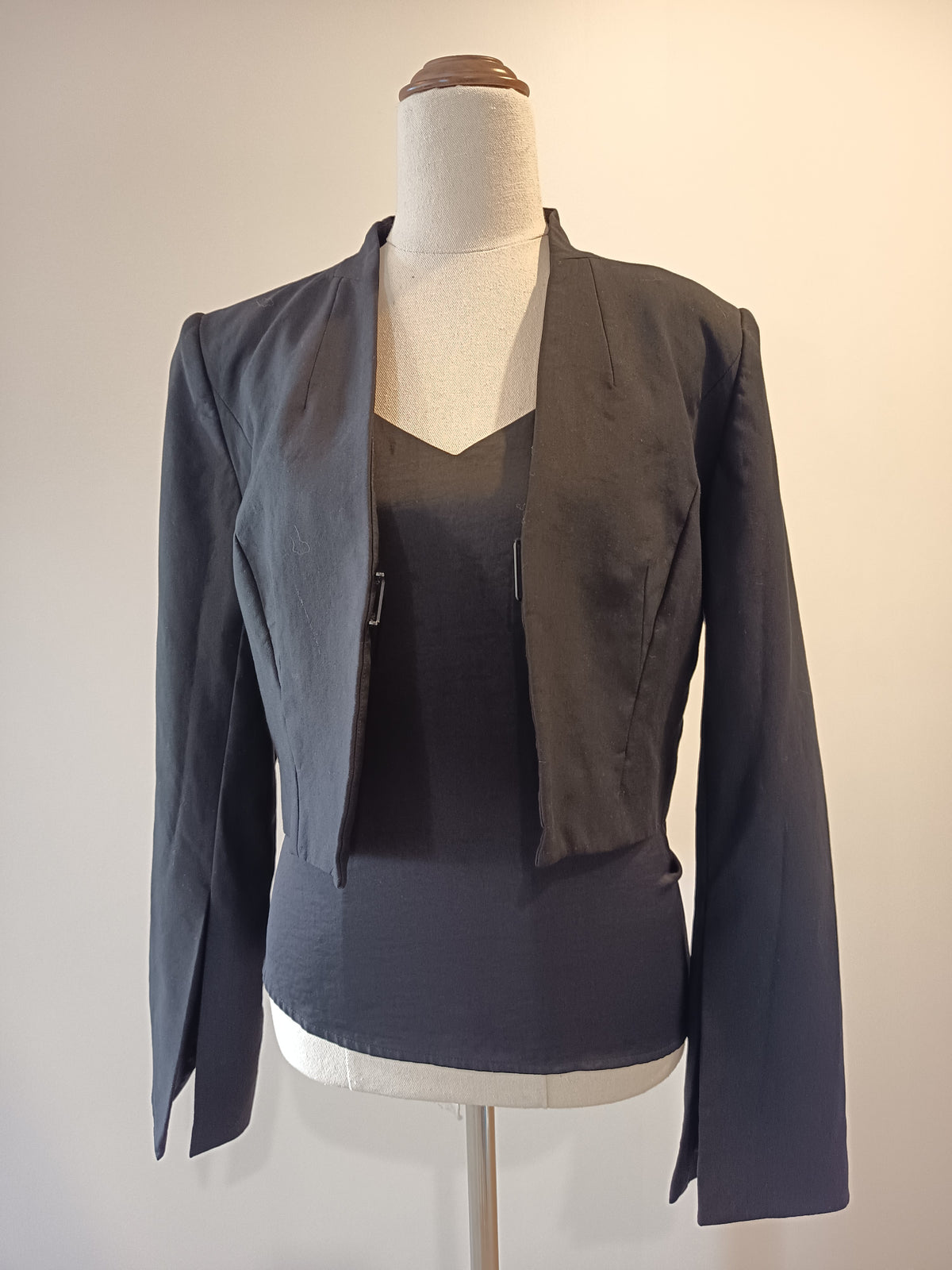 Cue Split Cuff Cropped Blazer