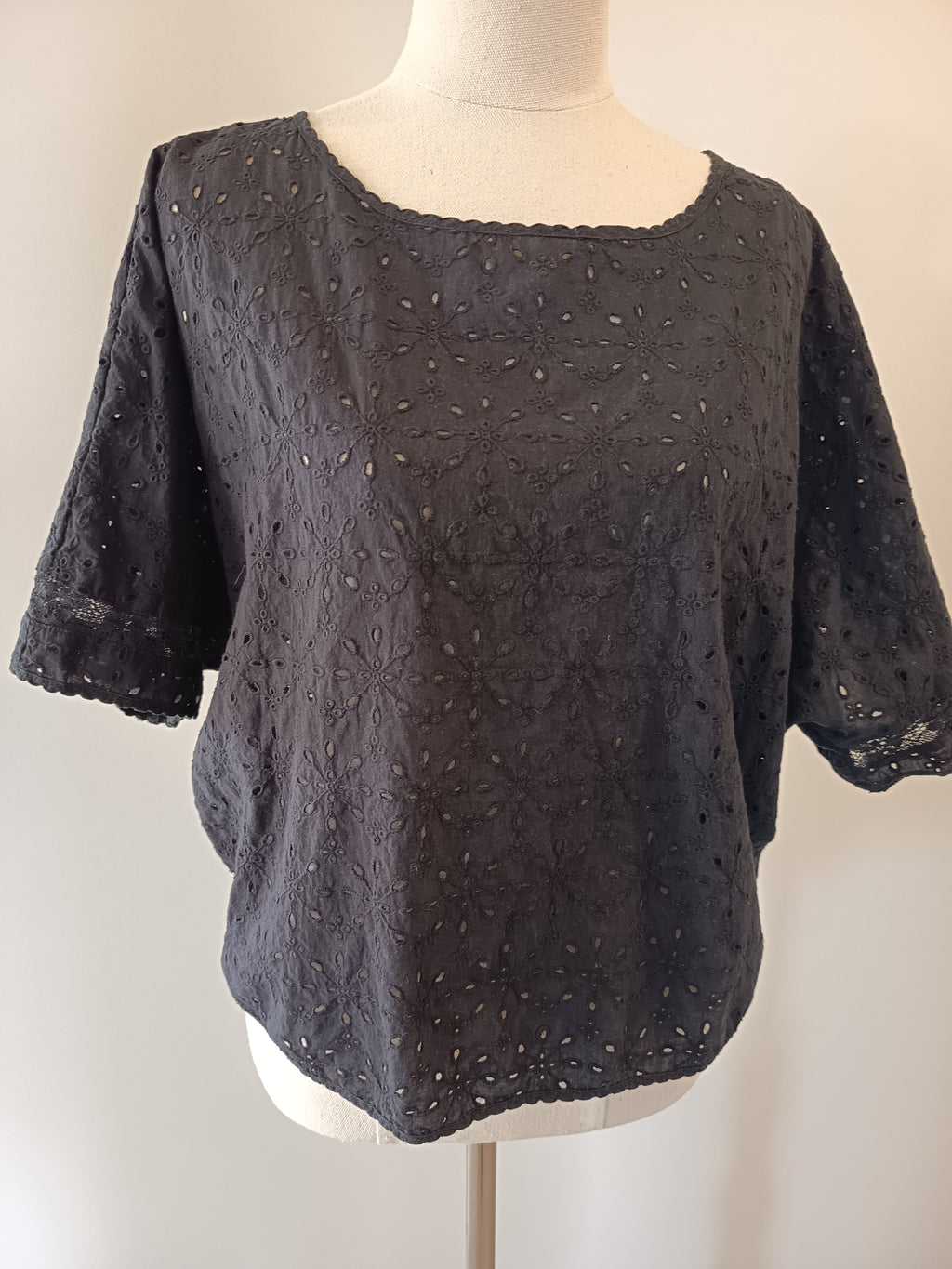 Max Embroidered Boxy Top