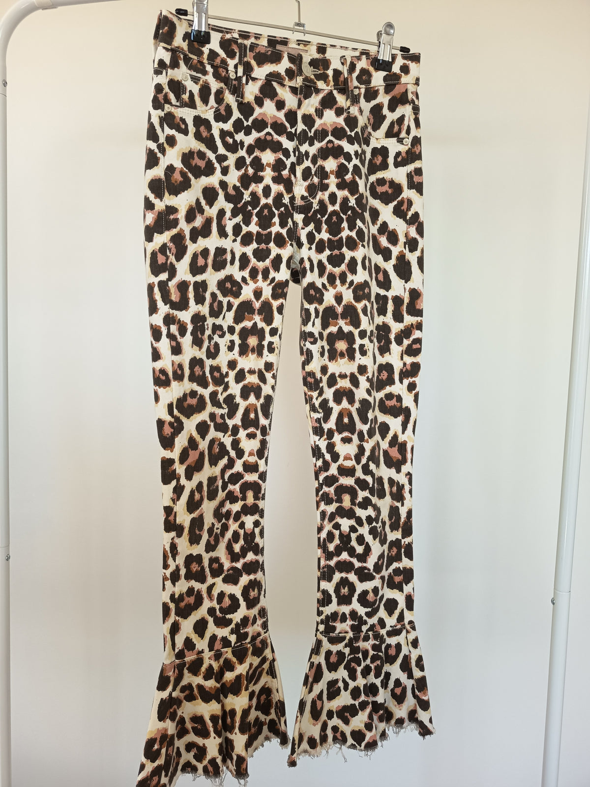 Mother Cha Cha Fray Jeans (24)