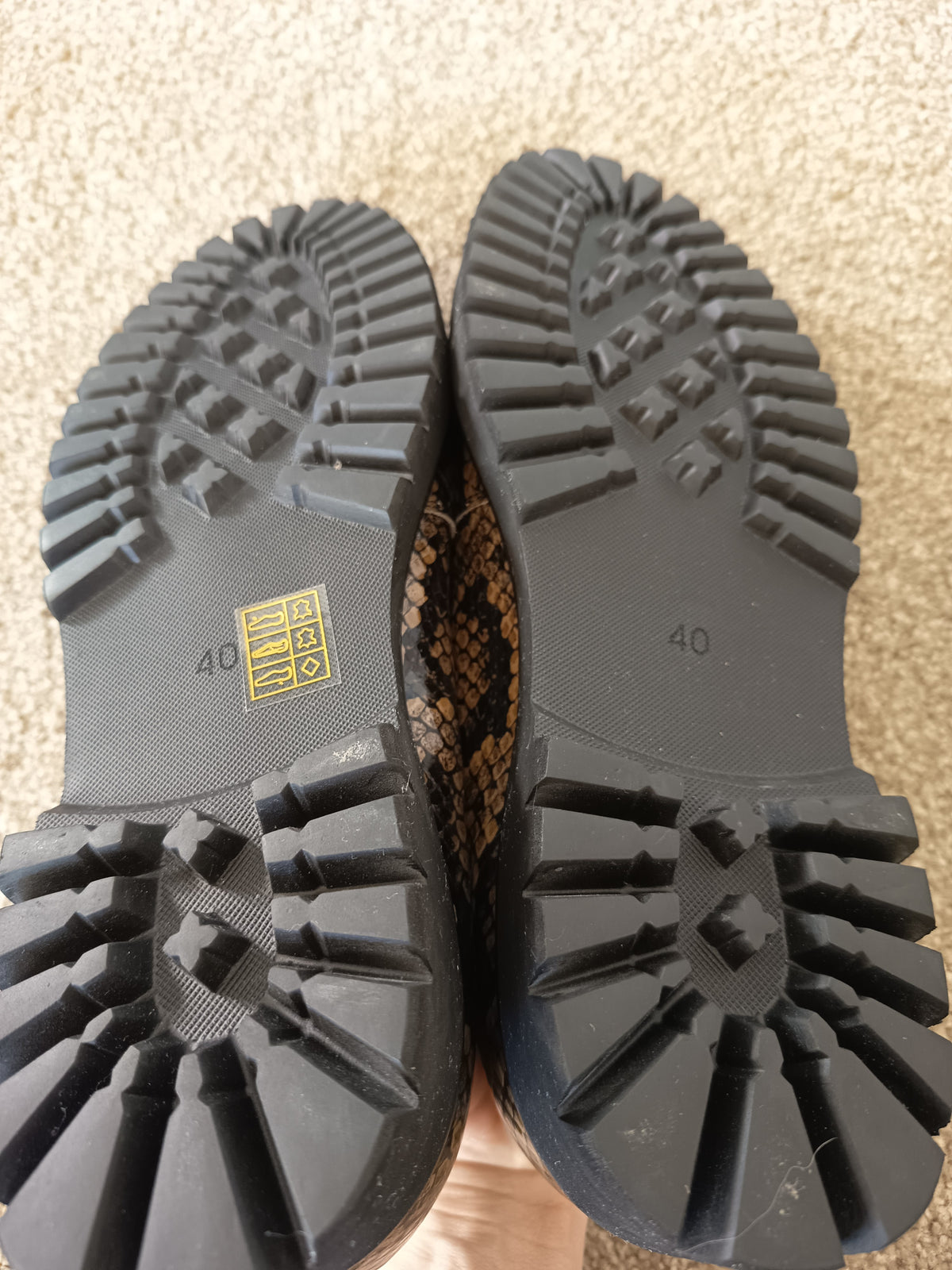 Kathryn Wilson Shandre Loafers (40/9)