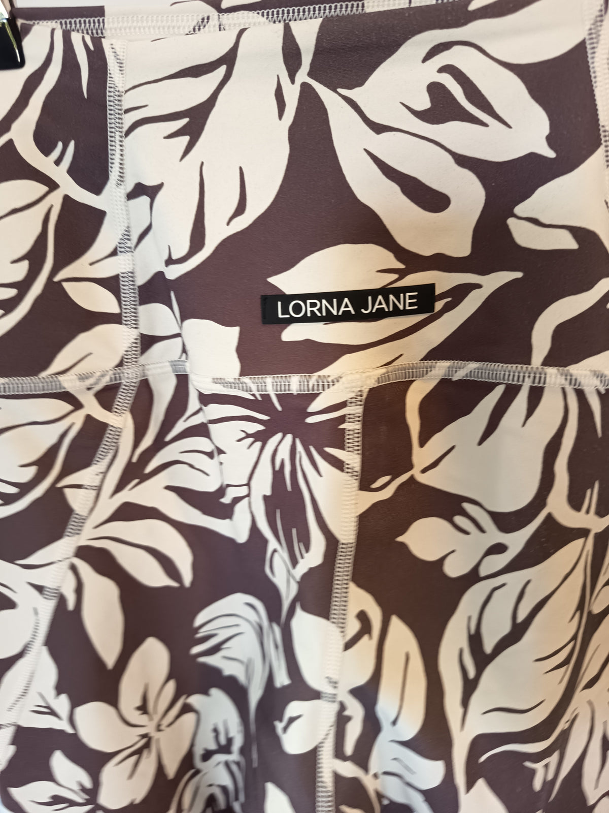 Lorna Jane Hibiscus Hi-Fold No Ride Bike Shorts (M)