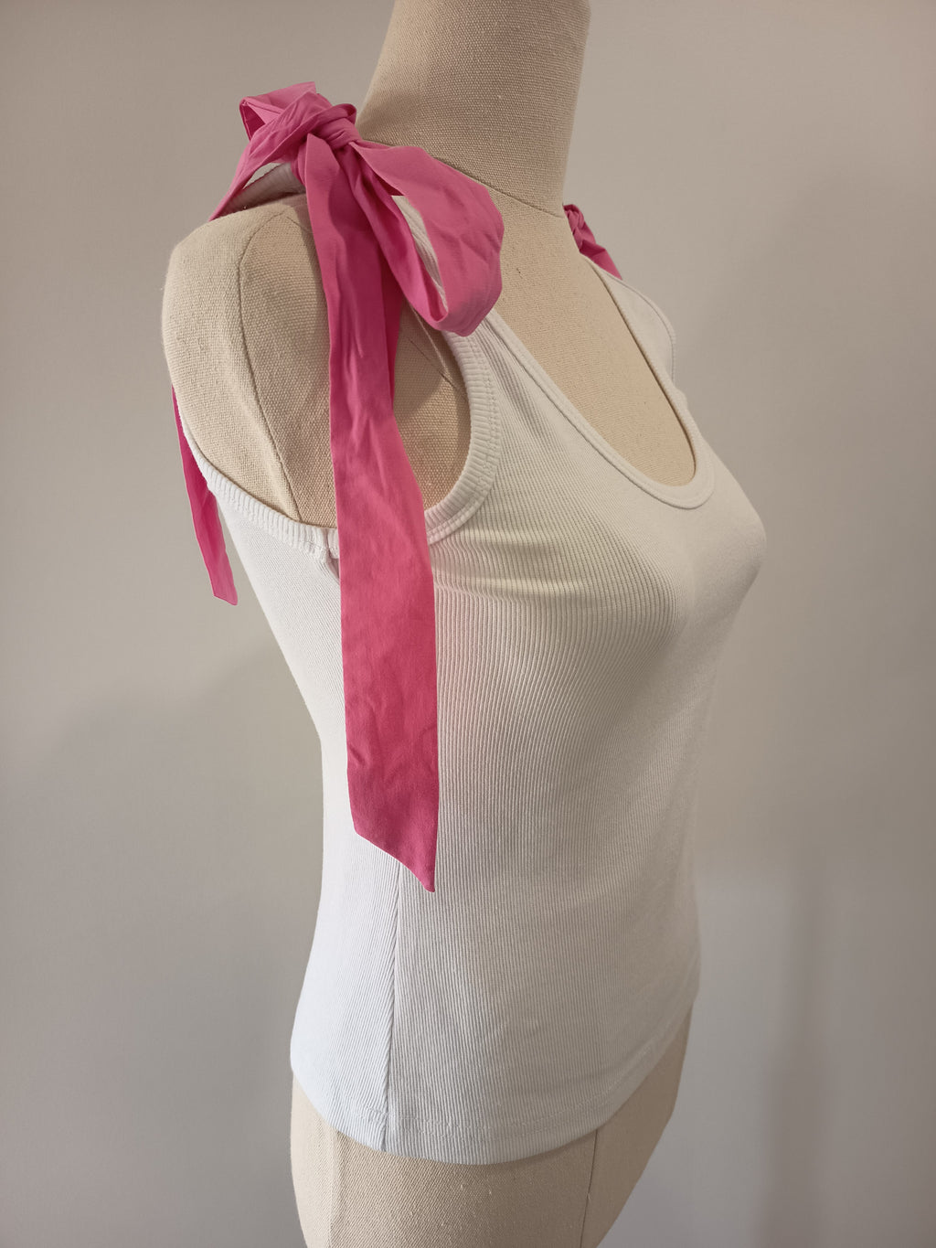 Aston Studio Bow Tank (10) (NEW)