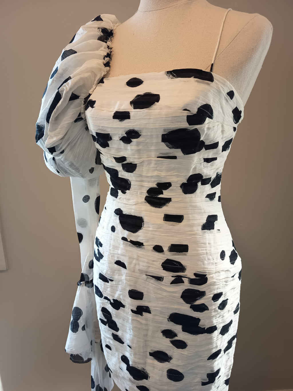 Aje Olearia Dress in Spanish Spot White (6)