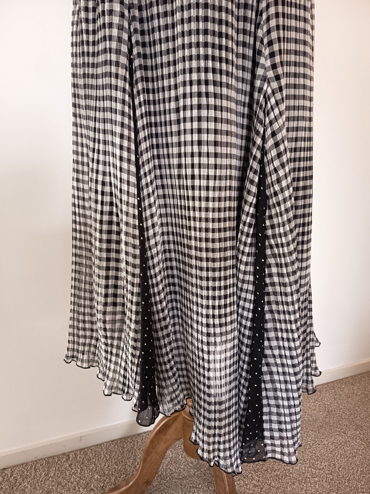 Cue Gingham Pleat Midi Dress (8)