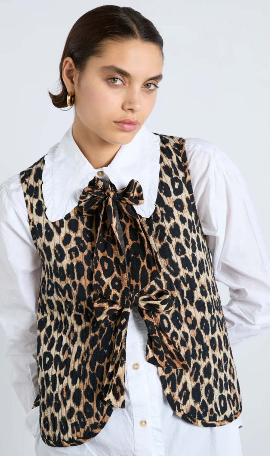Damson Madder Tilly Leopard Gilet (10)