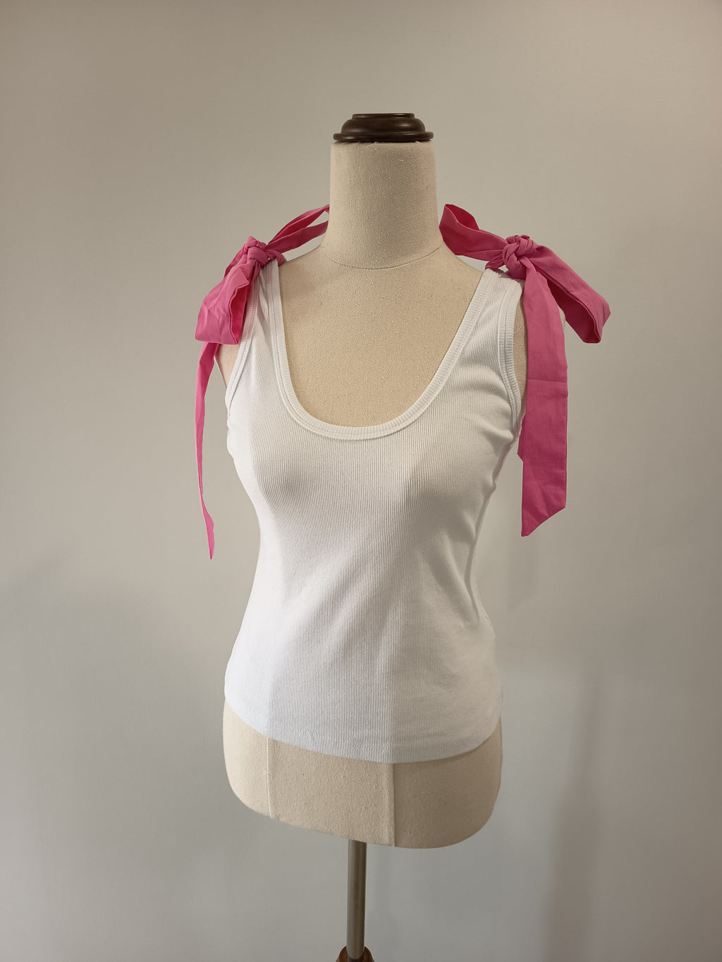 Aston Studio Bow Tank (10) (NEW)