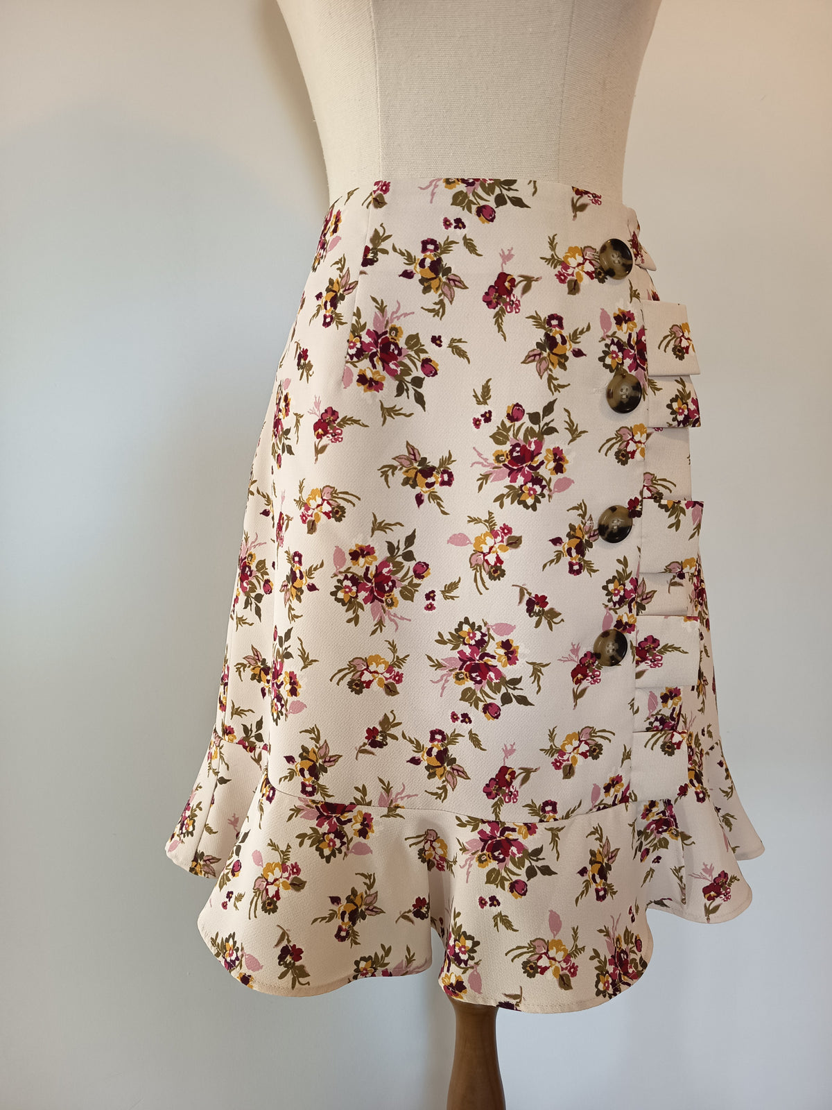 Cue Floral Mini Skirt (10)