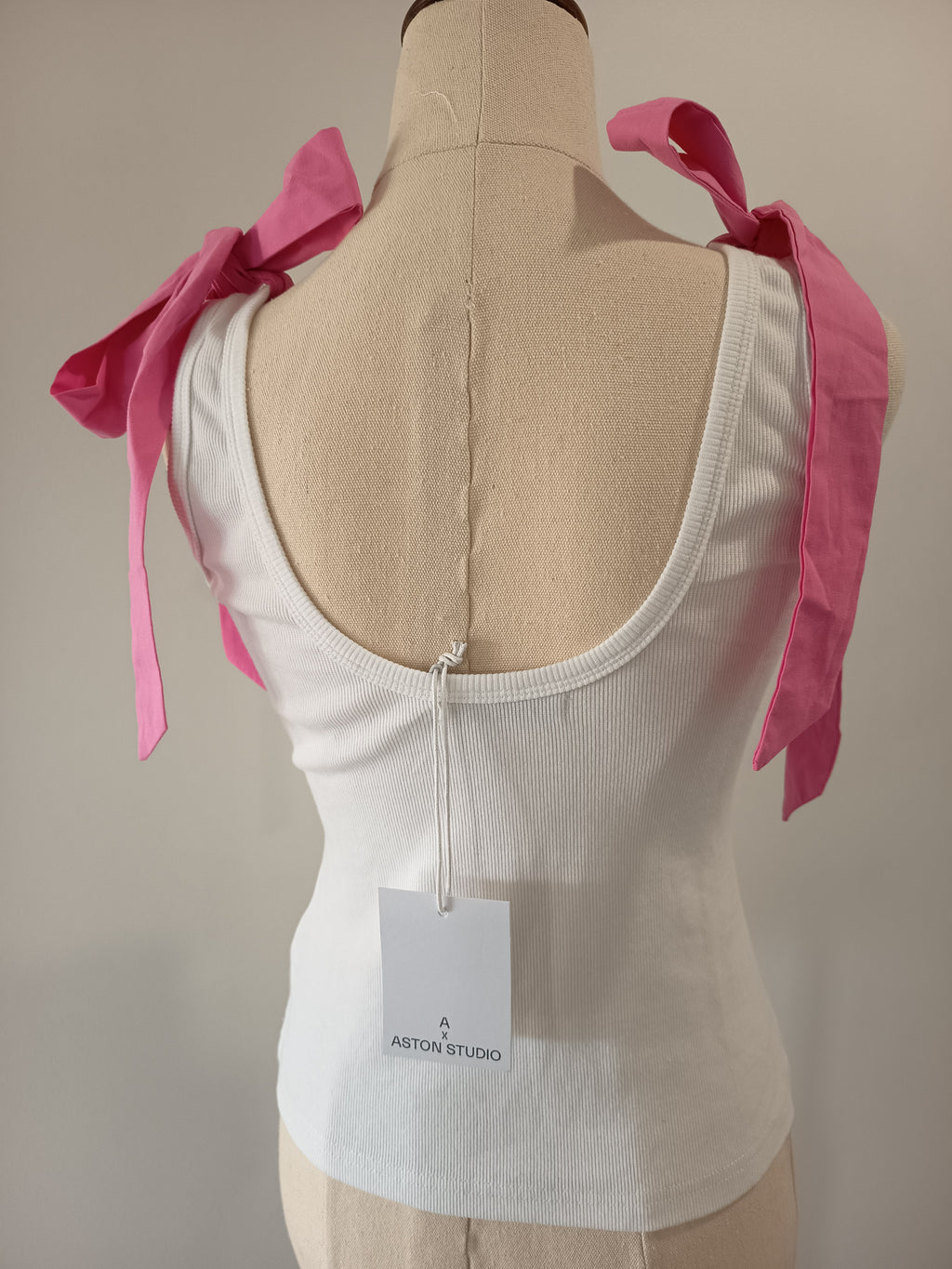 Aston Studio Bow Tank (10) (NEW)