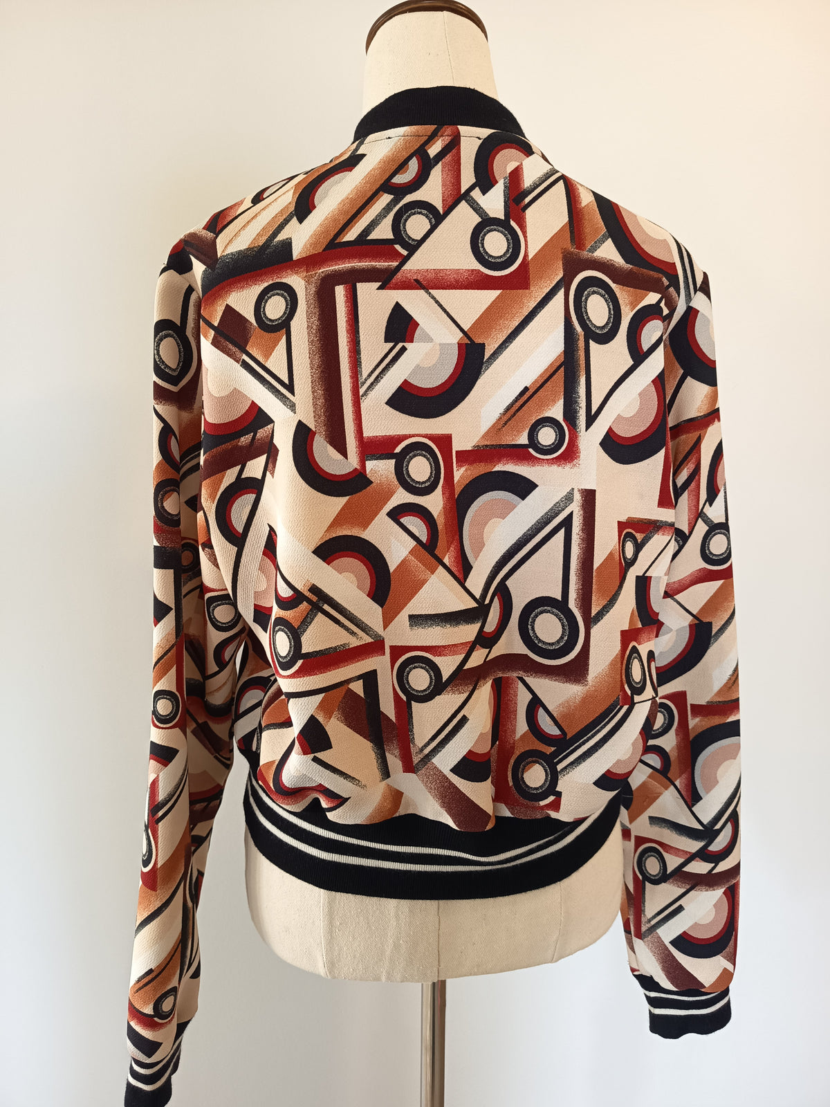 Cue Geometric Bomber (10)