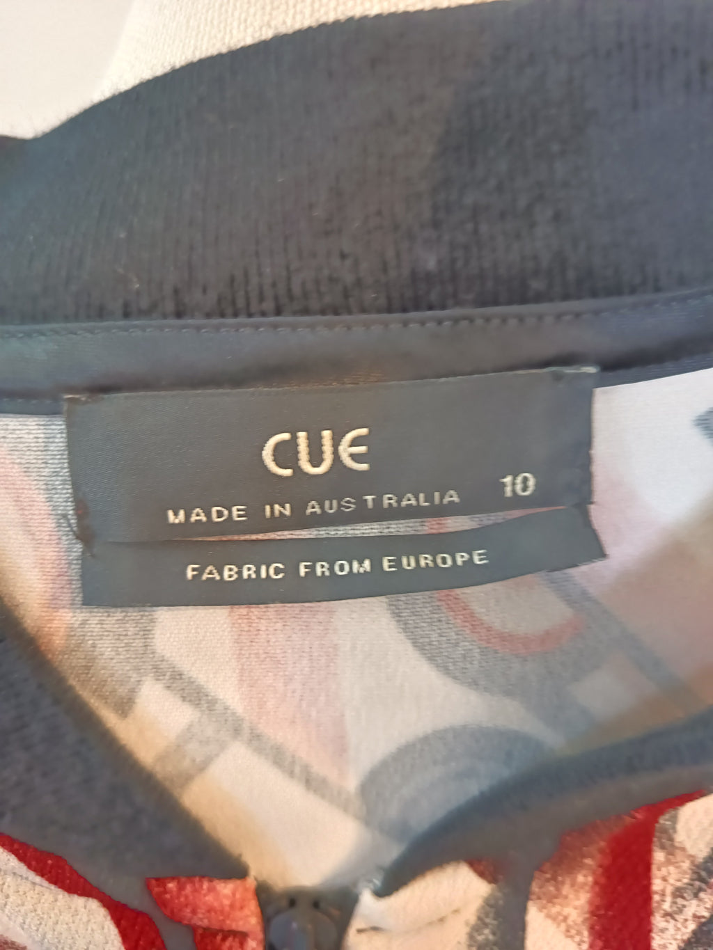 Cue Geometric Bomber (10)