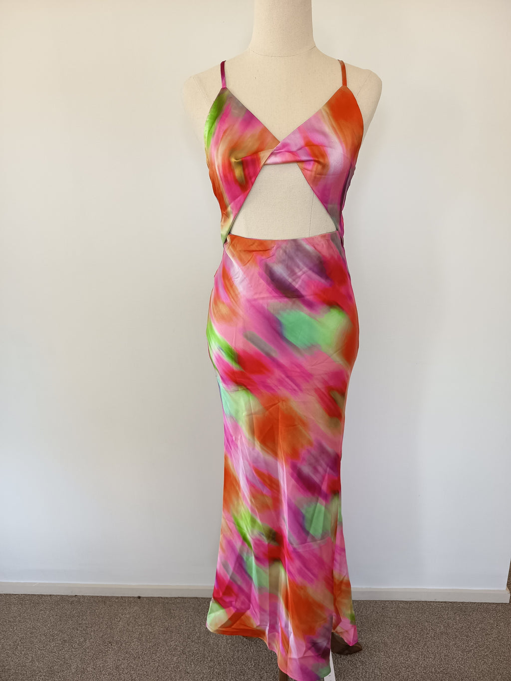 Misguided Twist Front Cut-Out Maxi Dress (XS)