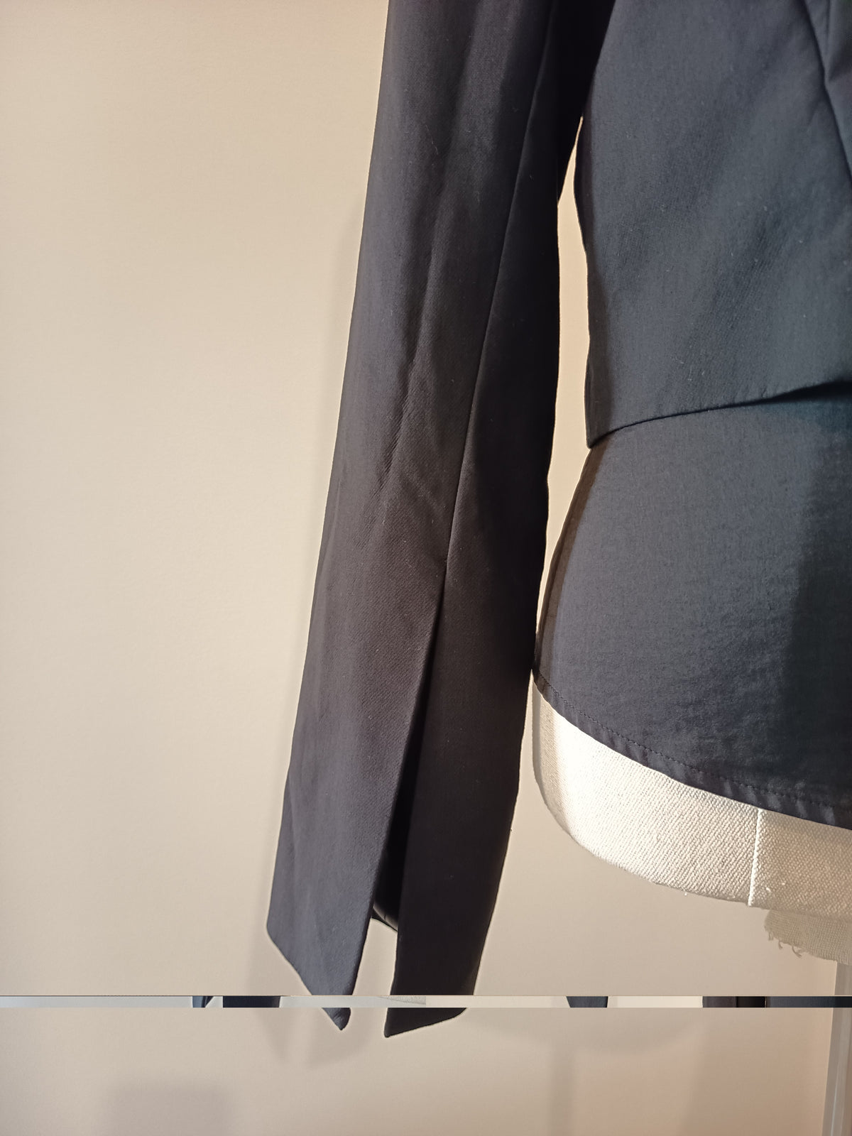 Cue Split Cuff Cropped Blazer